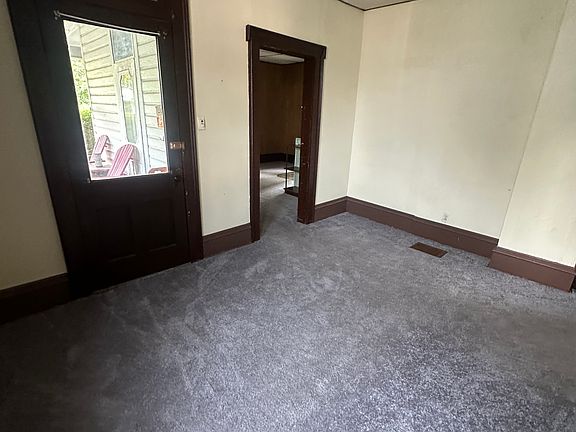 5th image of 808 S Main St APT B