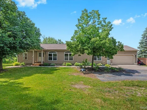 399 N Axford St, Lake Orion, MI 48362