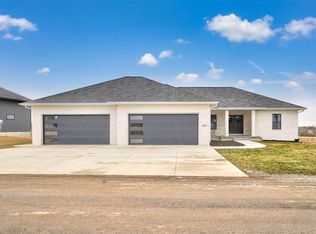 3951 Hendricks Ln, Solon, IA 52333