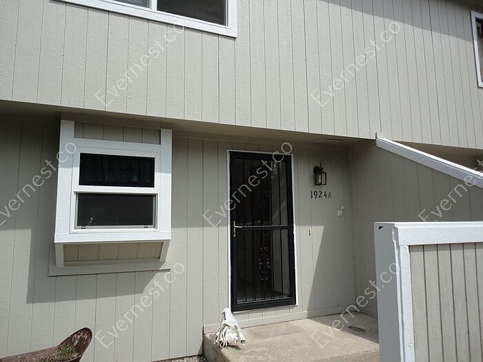 1st image of 1924 Ross Ct APT A