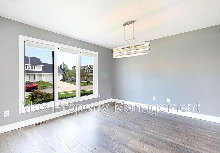 8200 Northview Dr — Photo 5