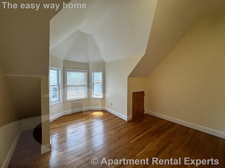 30 Hume Ave — Photo 6