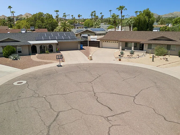 3526 E Sahuaro Dr — Photo 41