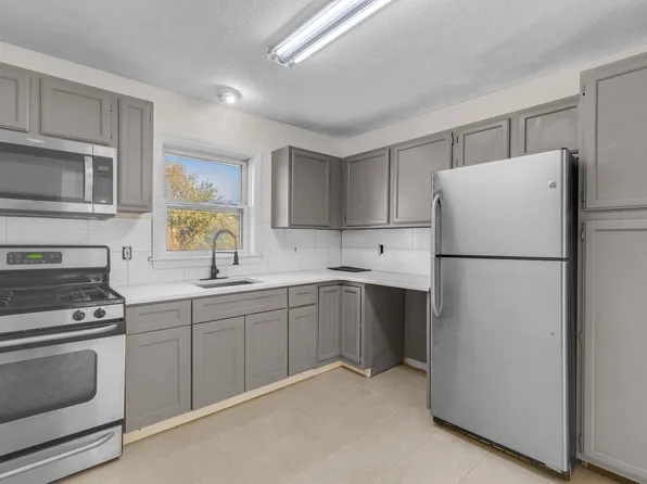 403 Garden St #2, Hartford, CT 06112