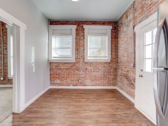 3rd image of 322 S Park St #3959425d6