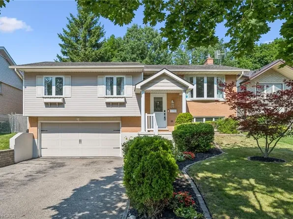 16 Nipigon St, Kitchener, ON N2B 3M3