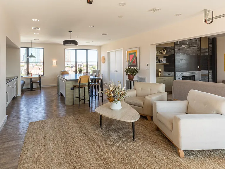 Charles & Co Resident Lounge