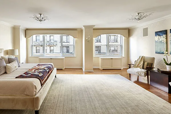 Sold by Warburg | media 20