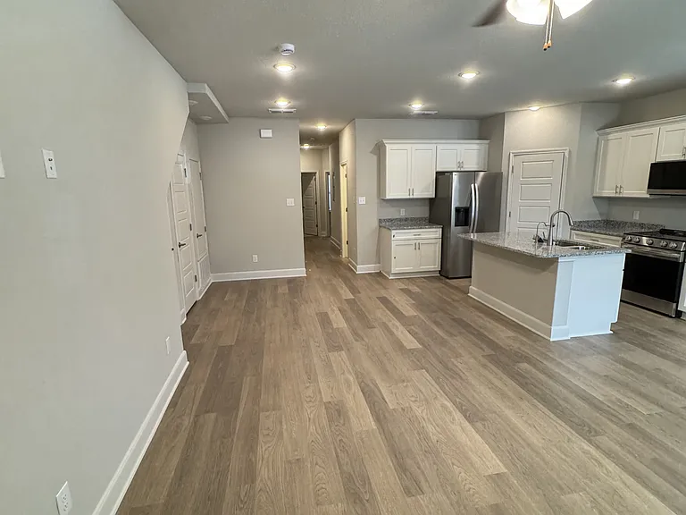 7219 Magnolia Vlg #201 — Photo 23