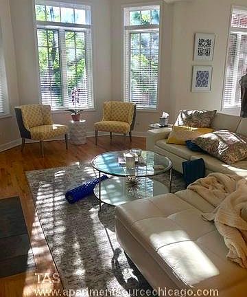 4th image of 2049 N Sheffield Ave #1R