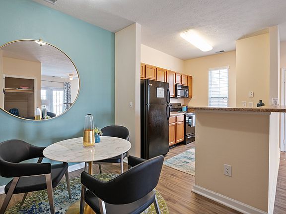 Open Floor Plan Dining and Kitchen Area