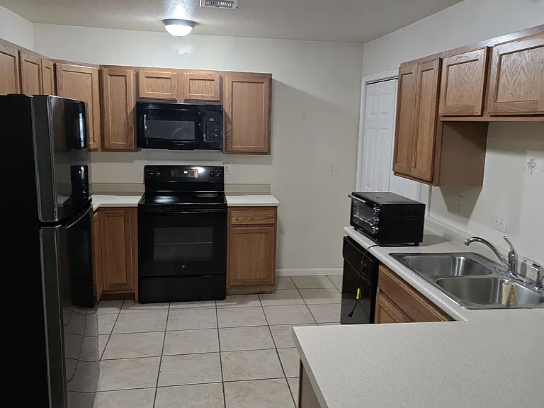 2720 N Brookglen Cir — Photo 3