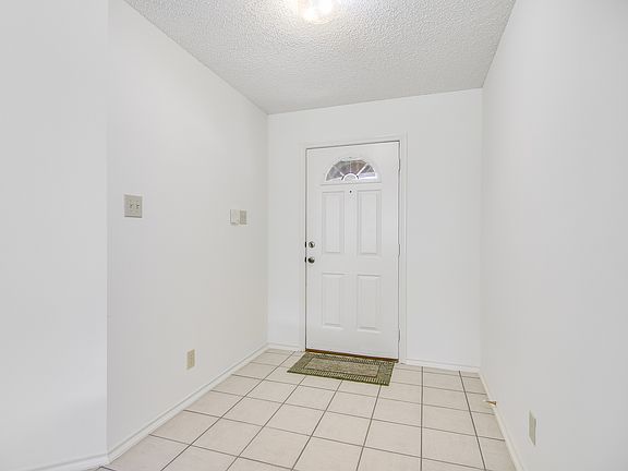 4th image of 2326 Gold Holly Pl