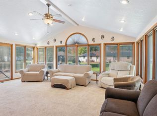 702 10th Ave, Sully, IA 50251