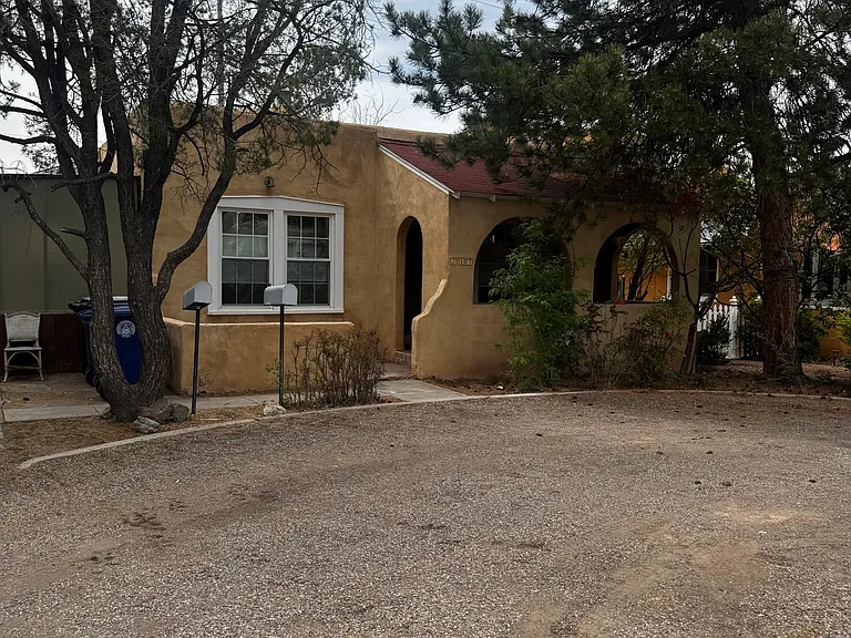 317 Dartmouth Dr SE — Photo 1