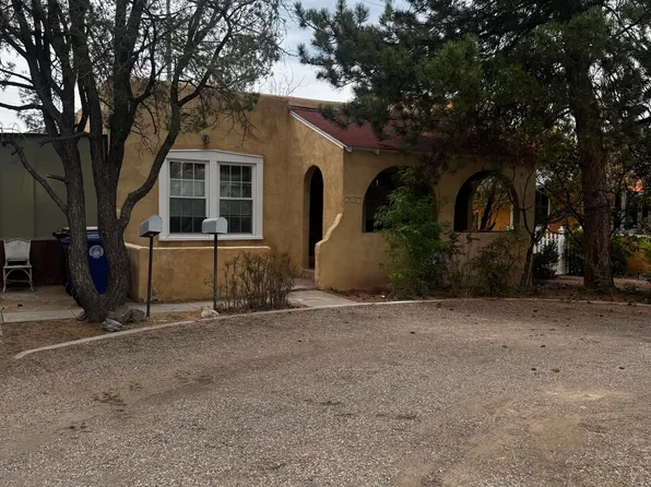317 Dartmouth Dr SE, Albuquerque, NM 87106