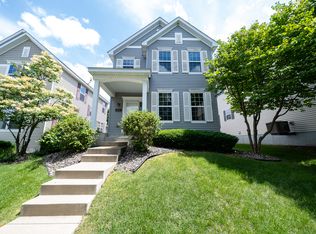 10021 Iris Ln, Eden Prairie, MN 55347