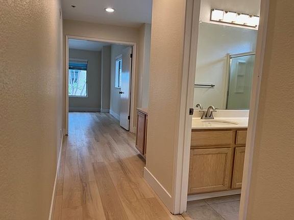 3rd image of 430 Galleria Dr APT 12