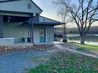 479 Summer Sound Rd, Piney Flats, TN 37686