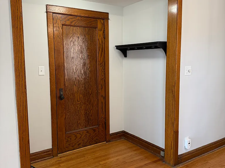 1632 W Nelson St #2 — Photo 18