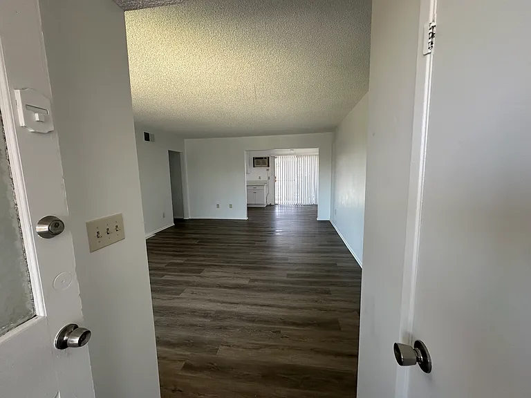 142 S Delano St #3 — Photo 1
