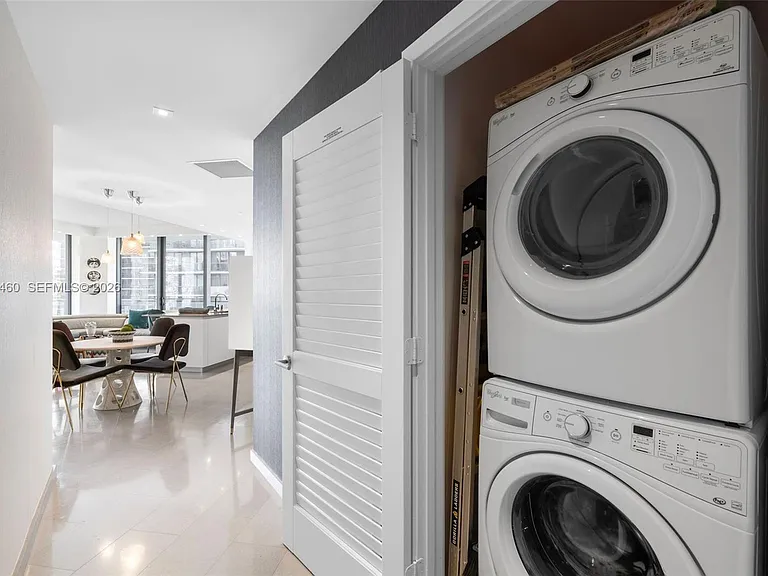 88 SW 7th St #1201 — Photo 16