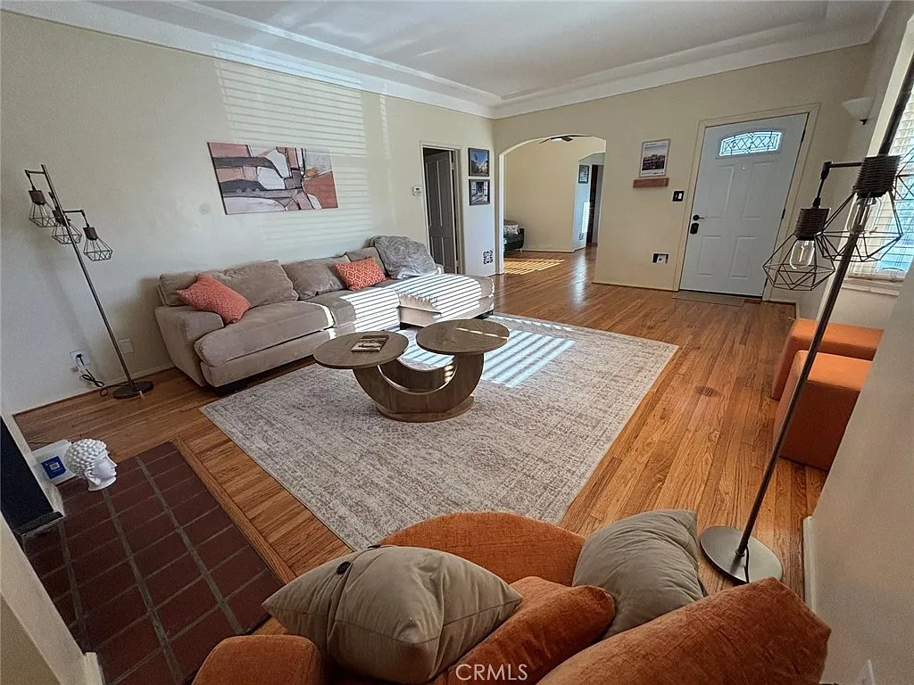 2 bed, 1300 sqft, $3,500 — Photo 3