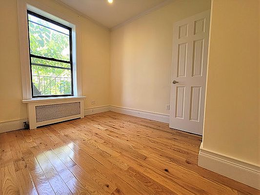 3rd image of 121 W 104th St APT 5R