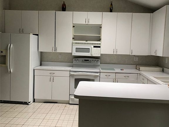 3rd image of 12 Gerta Ct