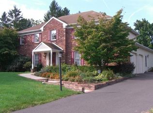 346 Gosling Dr, North Wales, PA 19454
