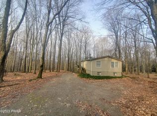 120 Sunset Dr, Greentown, PA 18426