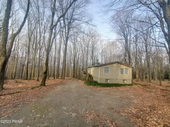 120 Sunset Dr, Greentown, PA 18426