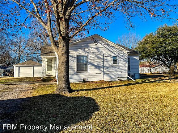 2nd image of 909 S Paris St