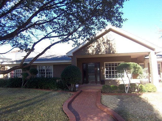 1st image of 1202 Country Club Dr