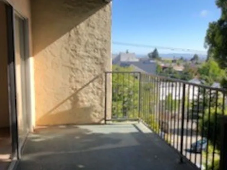 1550 Walnut St #10 — Photo 12