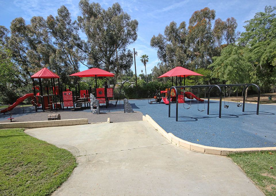 2nd image of 2118 Iris Way