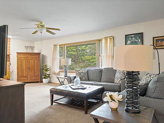 4th image of 317 Vista Dr