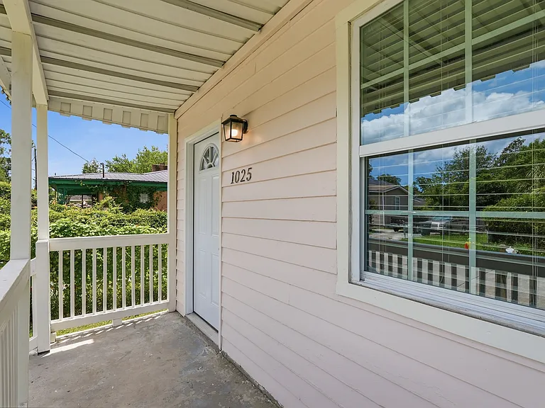 1025 Elliott Ave — Photo 29