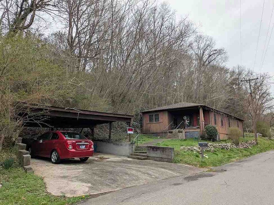 1st image of 105 Spring St