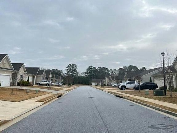4th image of 15 Nordette Ln