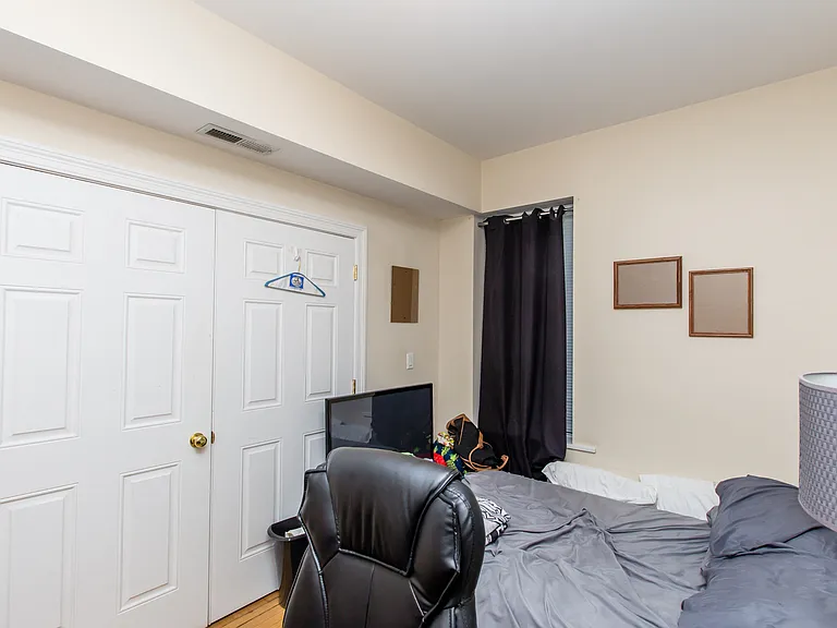 1621 N Honore St #3R — Photo 15