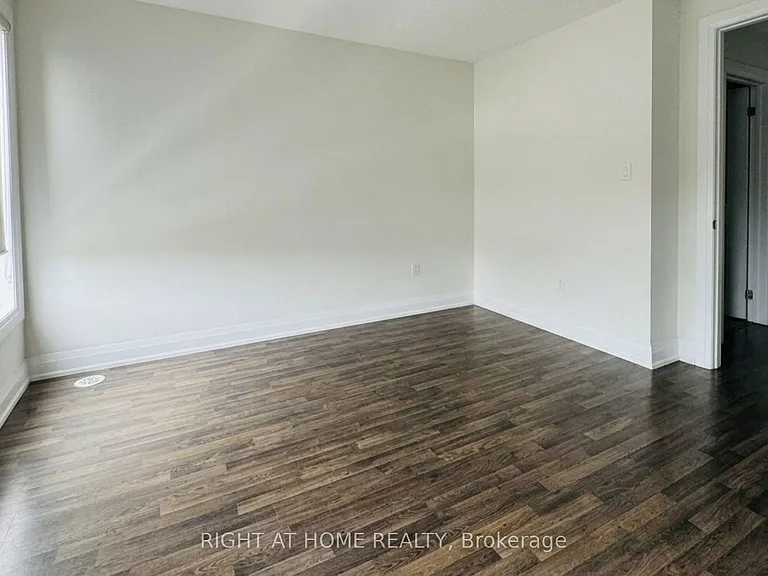 1758 Lawrence Ave W #1 — Photo 23