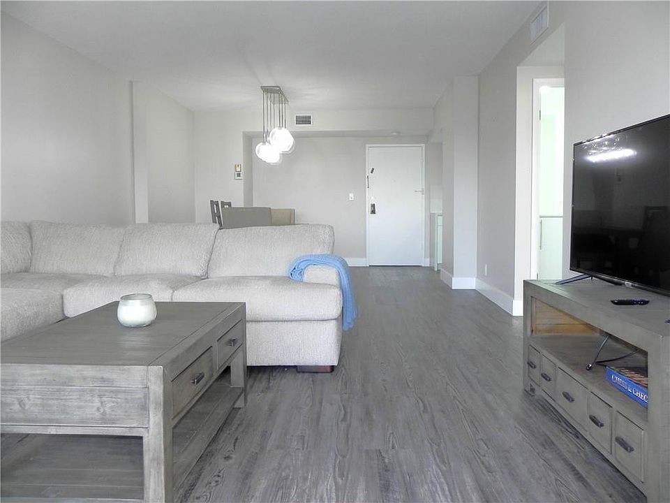 1st image of 4330 Hillcrest Drive #308