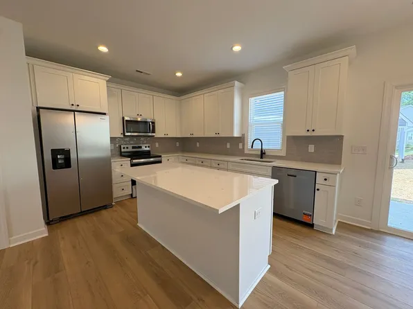 3914 Amerigo St, Charlotte, NC 28208