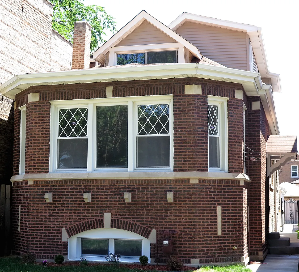 8403 S Paulina St photo 1