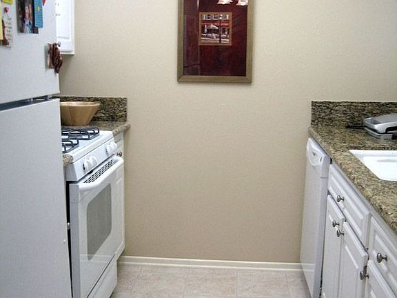 4th image of 777 S Citrus Ave APT 258