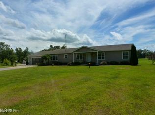 8852 Marr Rd, Almont, MI 48003