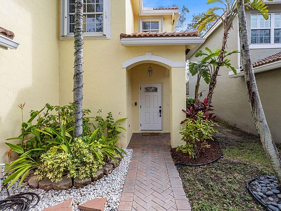 2nd image of 7126 Crescent Creek Way
