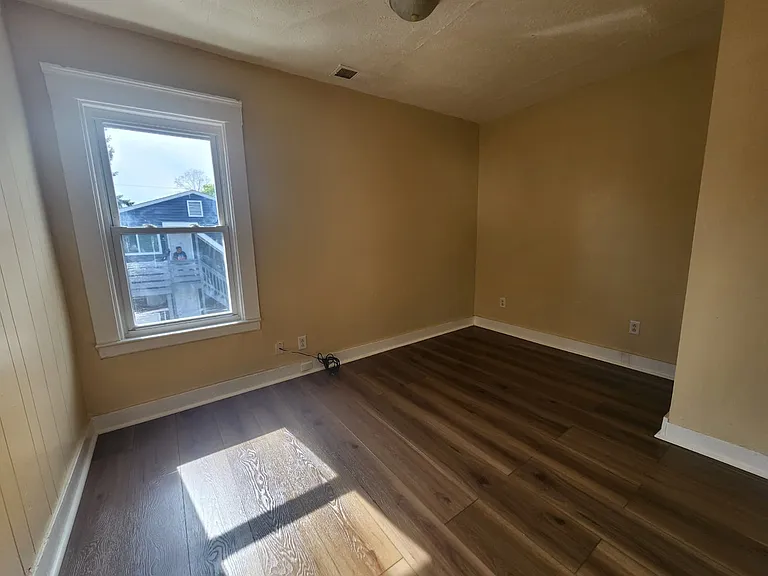 220 Pine St #2 — Photo 7