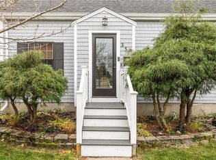 35 Hambly Rd, Tiverton, RI 02878